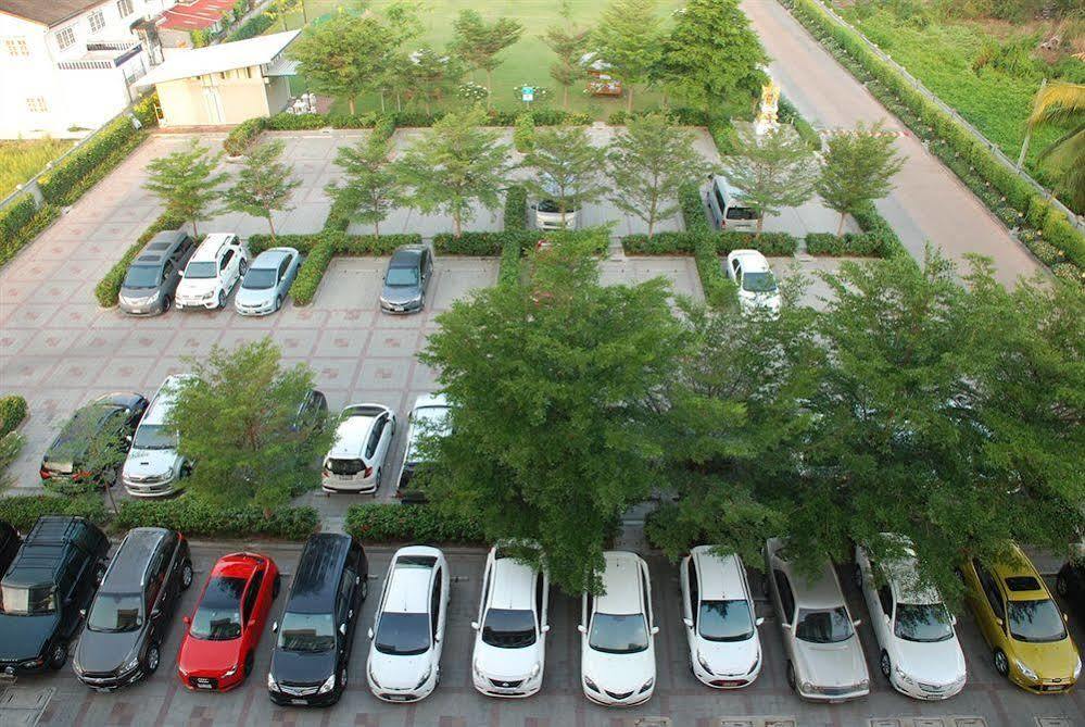 Sala@ Hua Hin apartamento con servicio y hotel Exterior foto